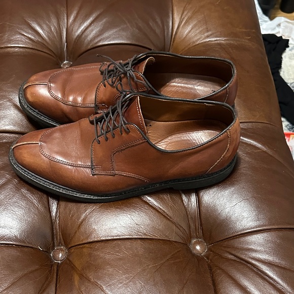 Allen Edmonds Rich Brown Leather Oxfords - Picture 1 of 4
